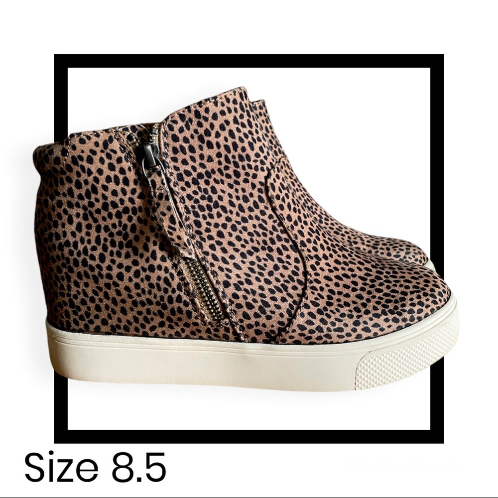 Universal Thread Goods Co. Leopard Print Wedge Booties Women’s Size 8.5